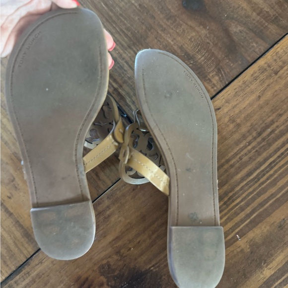 Tory Burch miller tan patent leather size 6.5 - Picture 3 of 4